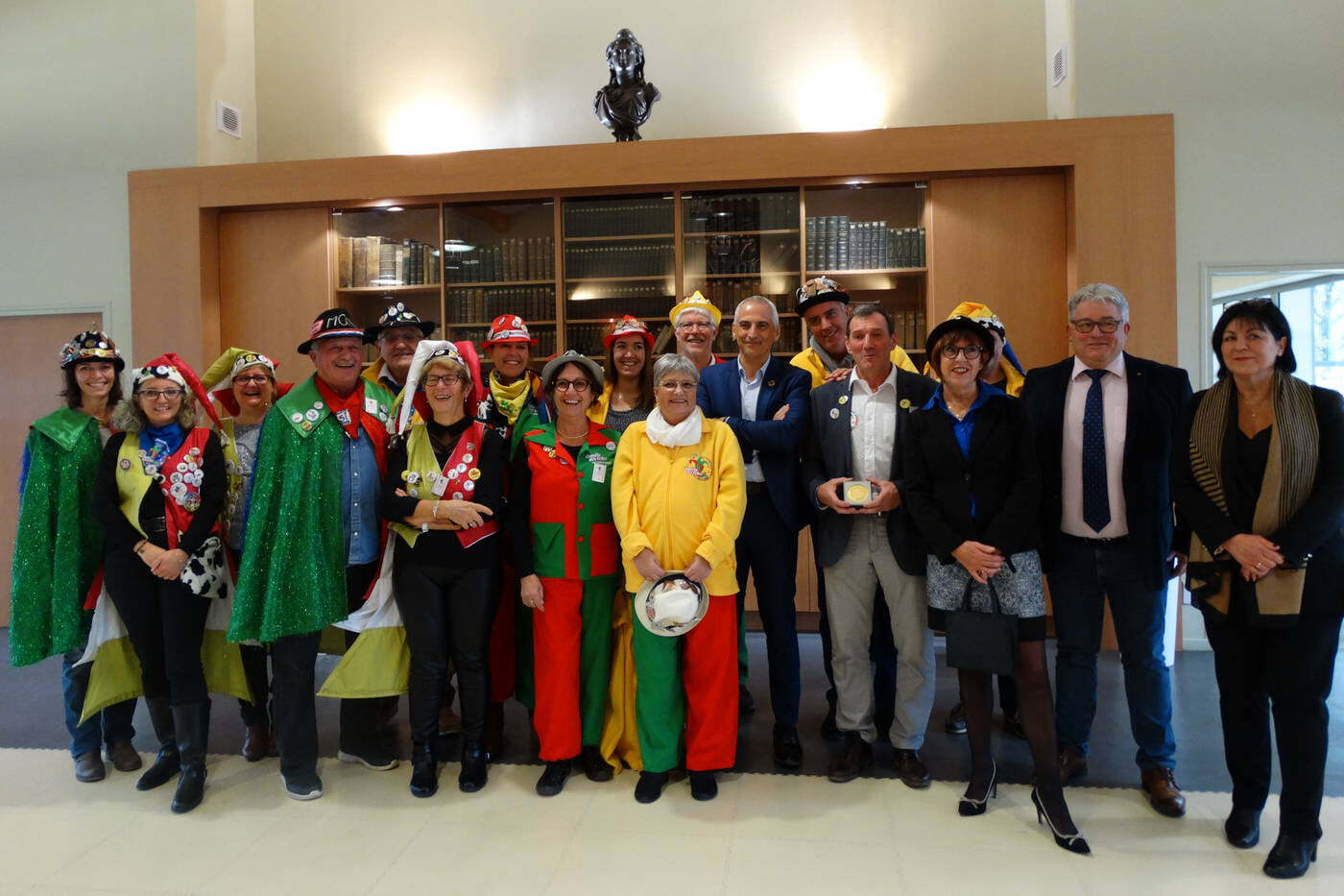 La grande famille des bénévoles à la remise de la médaille de l'assemblée nationale