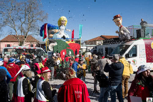 Temps superbe pour la présentation des chars et du programme du Carnaval 54
