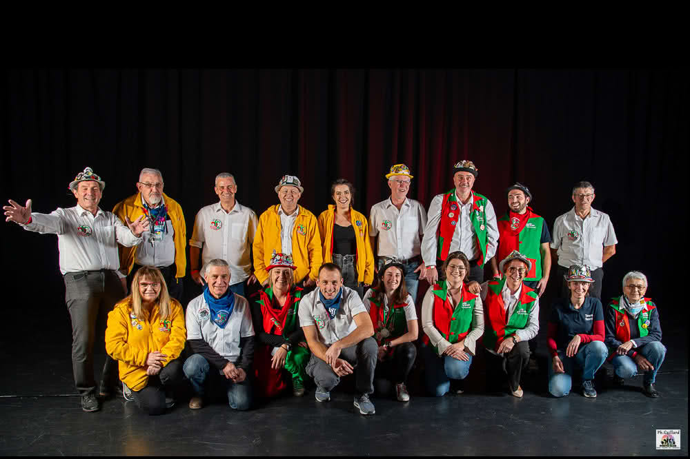Qui sommes nous ? Photo de groupe du Comité des Fêtes